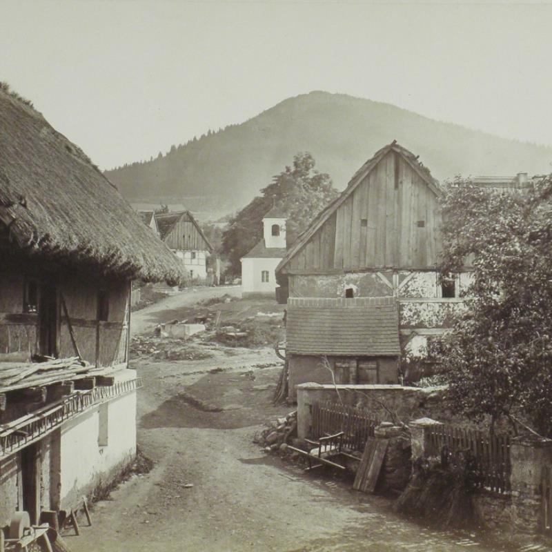 obec-bilka-s-pohledem-na-milesovku-1872.jpg